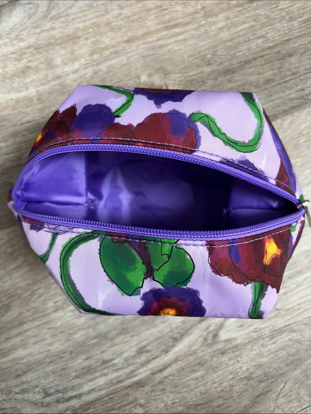 Clinique Lavender Floral Zip Cosmetic Pouch - Picture 4 of 5